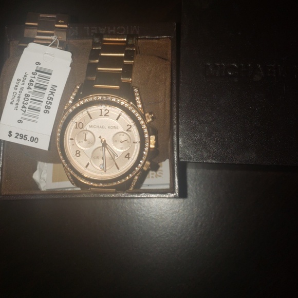 Michael Kors rose gold watch - Picture 1 of 4